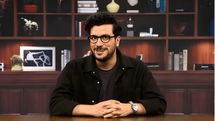 ببینید: پلی‌بک فرزاد فرزین در برنامه قیاسی | سرکار گذاشتن خواننده روی آنتن!