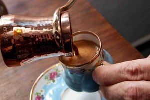 فال قهوه پنجشنبه ۲۰ شهریور ۱۴۰۴ | چه نمادی در فنجانت دیده شده ؟
